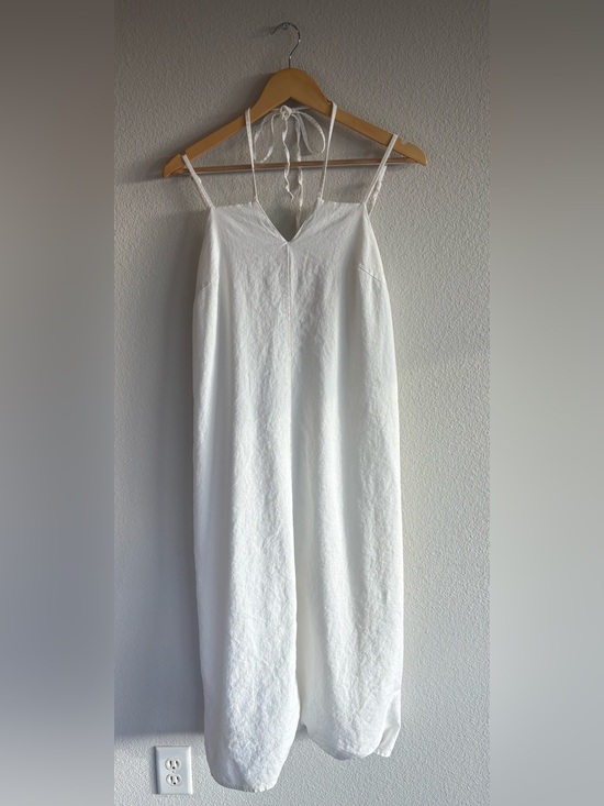Universal Thread Dresses & Skirts - White Linen Summer Dress V-Neck Spaghetti Strap